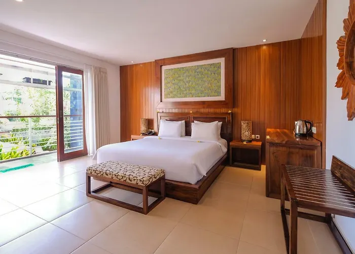 Hotel Papillon Echo 3*